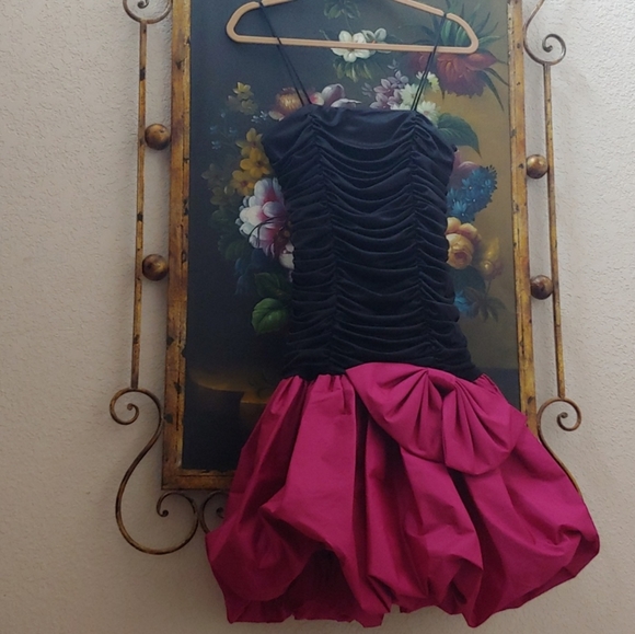 Contempo Casuals Dresses & Skirts - Vtg USA Union Made Cocktail Dress w/ Bow Decor